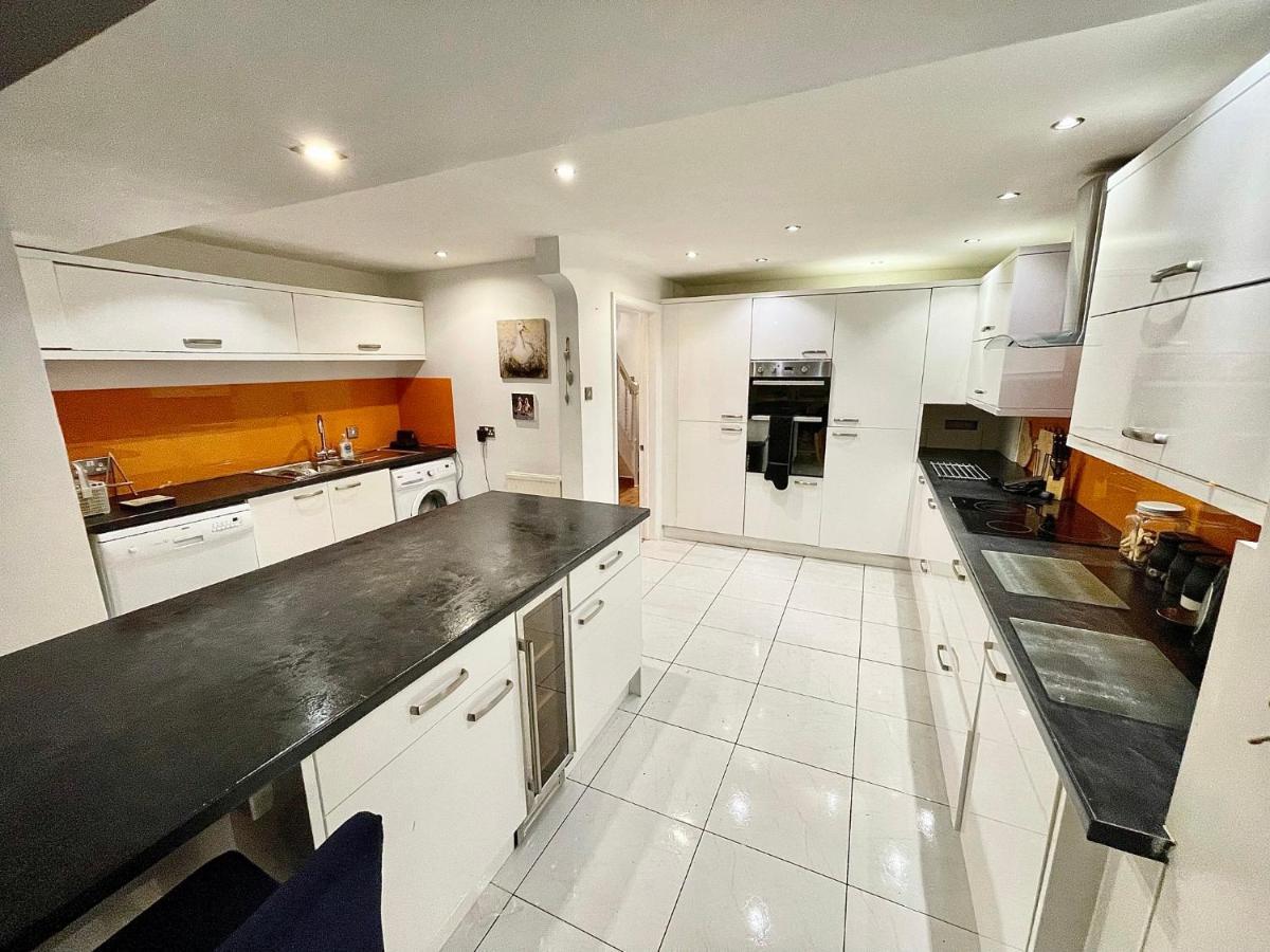 Penderi House Usk With Cymru Holidays 외부 사진